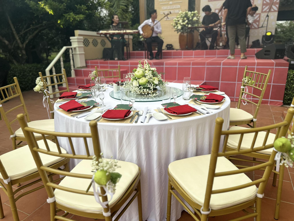 The Caterers - Giải pháp tiệc cuối năm gọn nhẹ, đẳng cấp