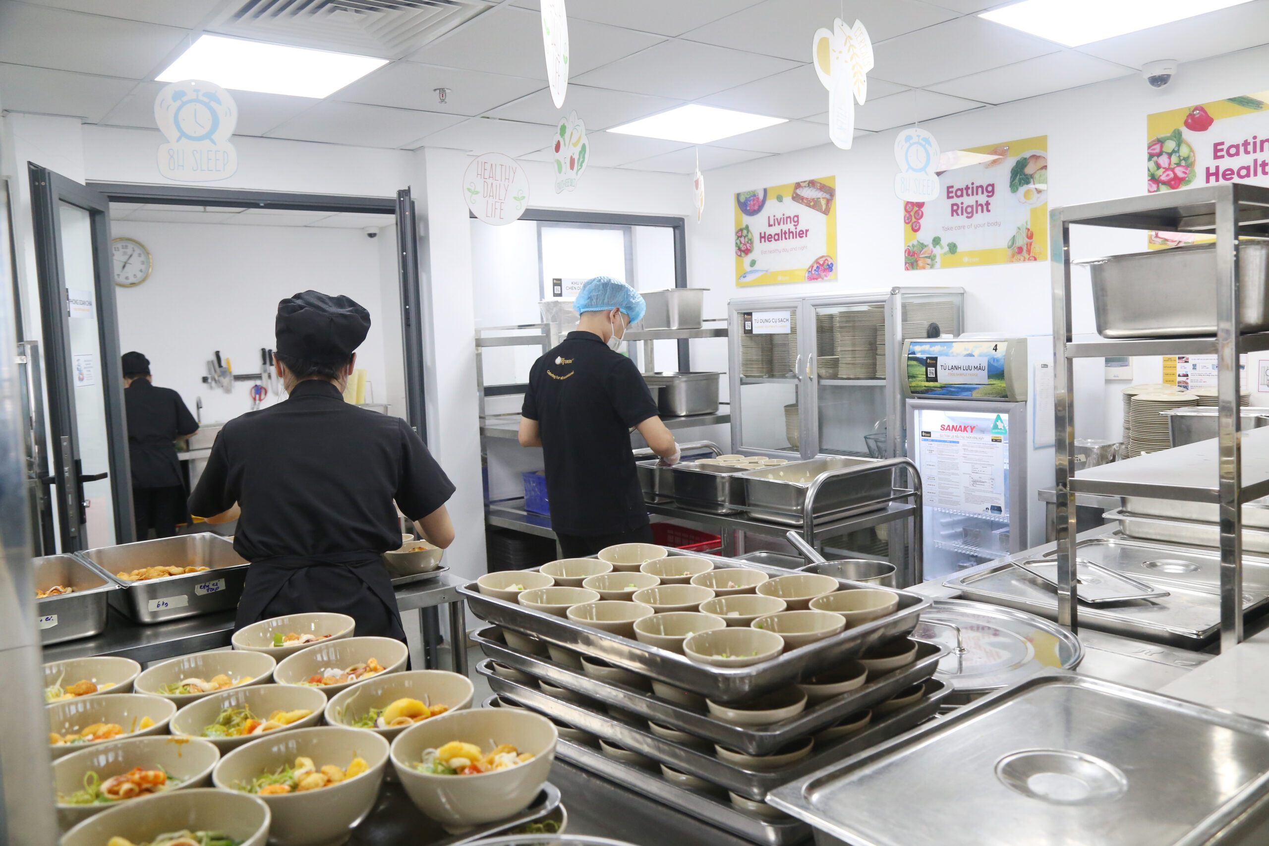bep-an-hoc-duong-the-caterers