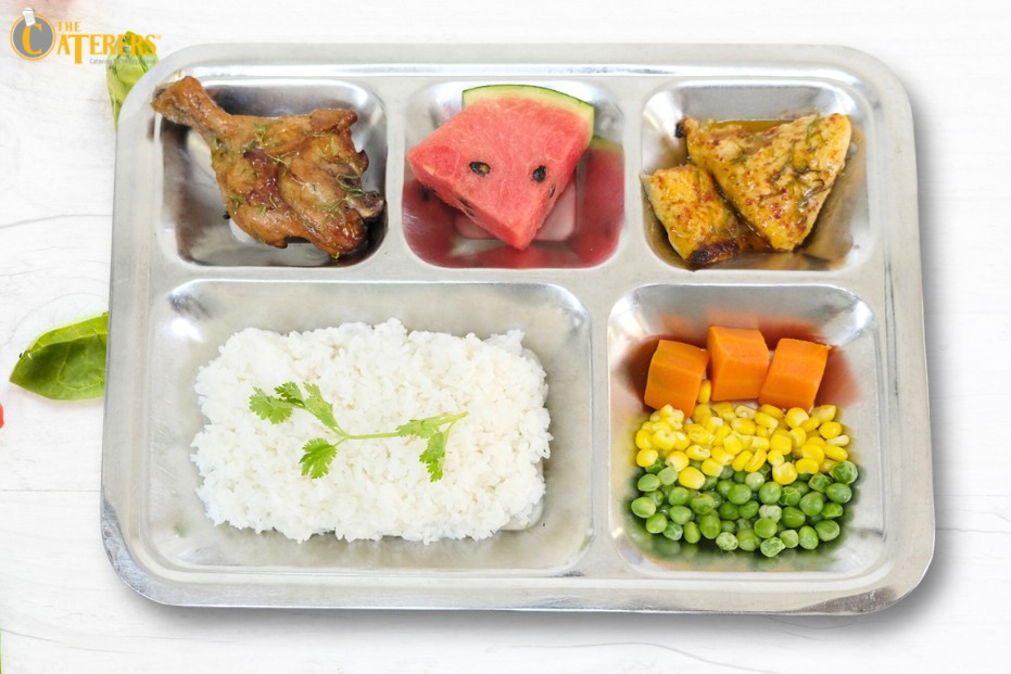So Sánh Suất Ăn Cho Trường Công Lập Và Trường Quốc Tế
