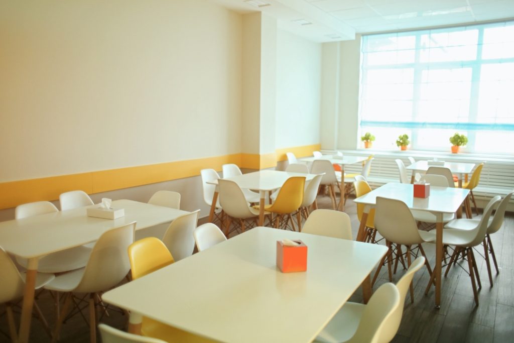 Thiết Kế Căn Tin Trường Học: Tìm Hiểu Cách Bố Trí Không Gian, Công Năng & Tiêu Chuẩn Cần Có