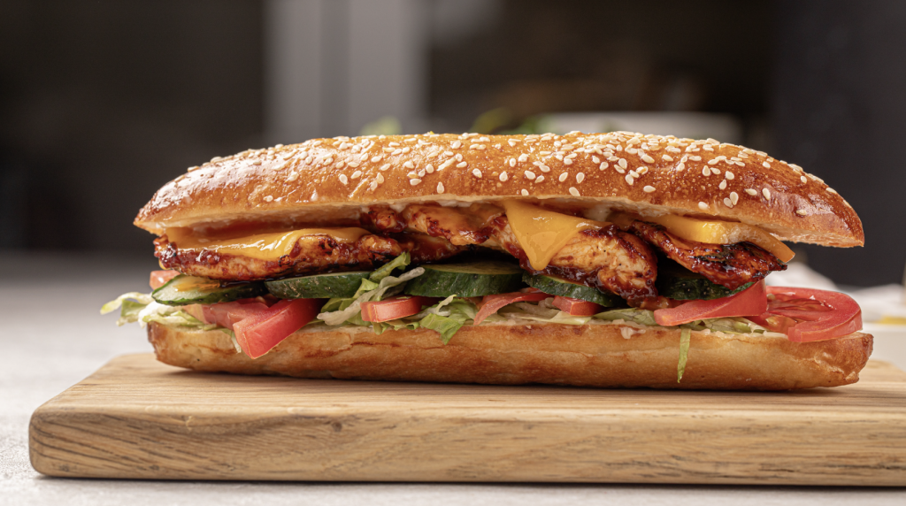 Bánh Mì Baguette Gà Xốt Mayo