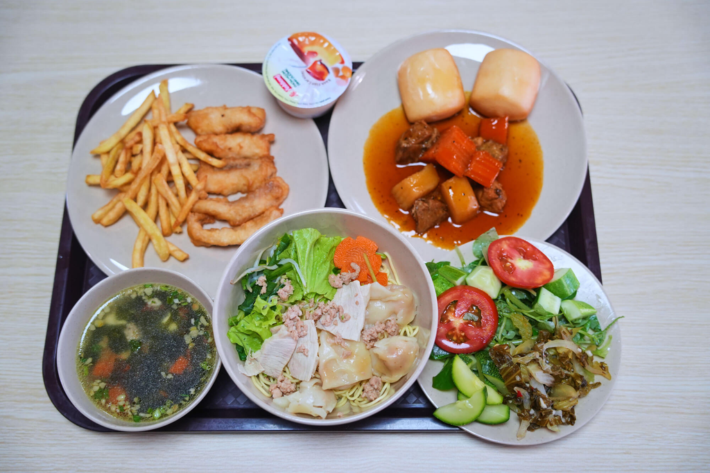 What Is a Day-Boarding Meal Plan?